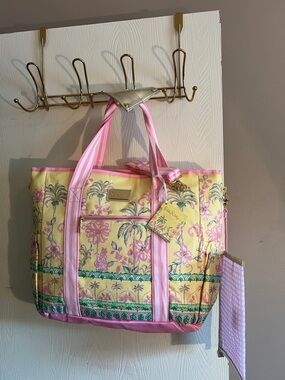 LILLY PULITZER BEACH INSULITATED COOLER 
PICNIC TROPICAL PREPPY ZIPPERED BAG NWT